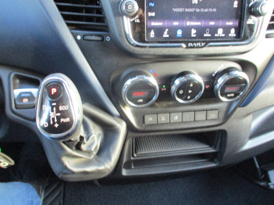 Iveco Daily 35C18 3.0 L2 H2 Automaat Navi Airco 3500 KG trekgewicht foto 11
