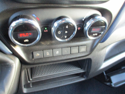 Iveco Daily 35C18 3.0 L2 H2 Automaat Navi Airco 3500 KG trekgewicht foto 15
