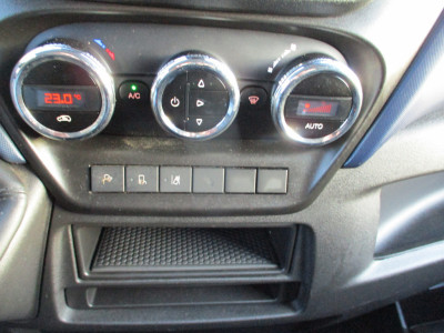 Iveco Daily 35C18 3.0 L2 H2 Automaat Navi Airco 3500 KG trekgewicht foto 16