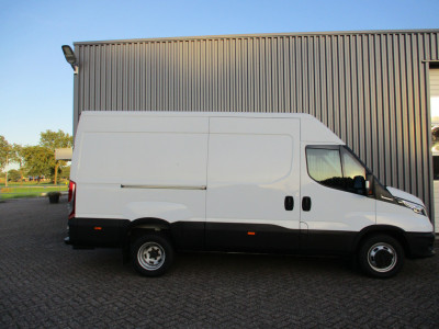 Iveco Daily 35C18 3.0 L2 H2 Automaat Navi Airco 3500 KG trekgewicht foto 3