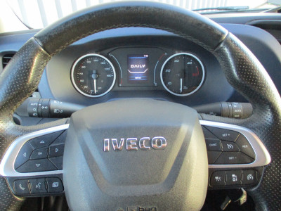 Iveco Daily 35C18 3.0 L2 H2 Automaat Navi Airco 3500 KG trekgewicht foto 9