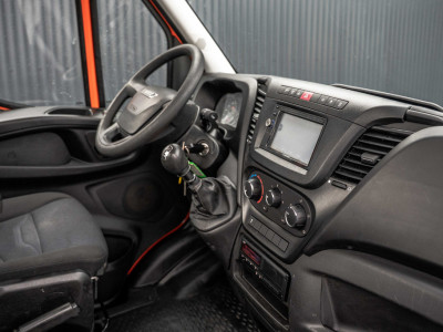 Iveco Daily 35C18 3.0L | N1 | 180 PK | Euro 6 | Airco | 3.5T Trekgewicht foto 2