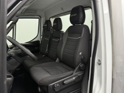 Iveco Daily 35C18 3.0Ltr Hi-Matic Automaat Oprijwagen | 3500Kg Trekhaak | Navigatie | Multimedia | Trekhaak foto 20