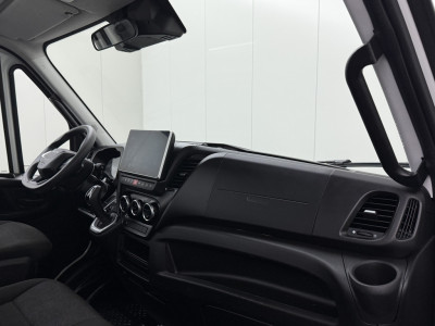 Iveco Daily 35C18 3.0Ltr Hi-Matic Automaat Oprijwagen | 3500Kg Trekhaak | Navigatie | Multimedia | Trekhaak foto 21