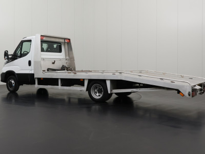 Iveco Daily 35C18 3.0Ltr Hi-Matic Automaat Oprijwagen | 3500Kg Trekhaak | Navigatie | Multimedia | Trekhaak foto 6
