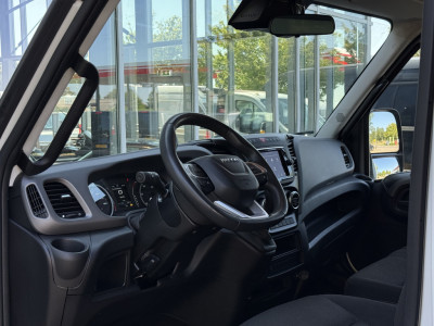 Iveco Daily 35C18H 3.0 Bakwagen met laadklep | Zijdeur | Trekhaak | Dubbel lucht | Navi | Cruisec. | LED 14