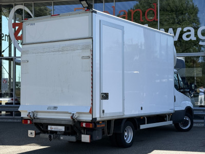 Iveco Daily 35C18H 3.0 Bakwagen met laadklep | Zijdeur | Trekhaak | Dubbel lucht | Navi | Cruisec. | LED 3