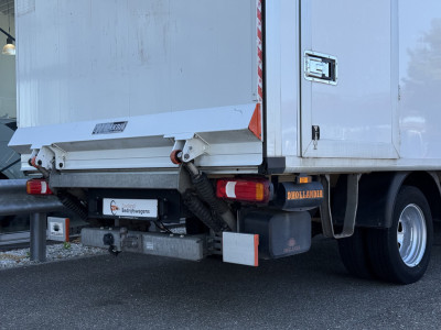 Iveco Daily 35C18H 3.0 Bakwagen met laadklep | Zijdeur | Trekhaak | Dubbel lucht | Navi | Cruisec. | LED 8