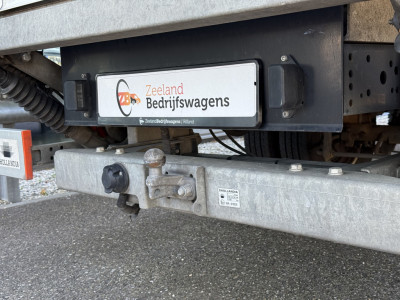 Iveco Daily 35C18H 3.0 Bakwagen met laadklep | Zijdeur | Trekhaak | Dubbel lucht | Navi | Cruisec. | LED 9