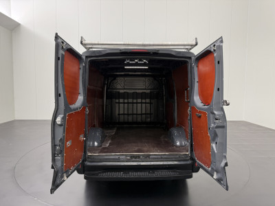 Iveco Daily 35S13 Automaat L1H1 Imperiaal | Navigatie | Camera | Airco | 3-Zits | Betimmering foto 4