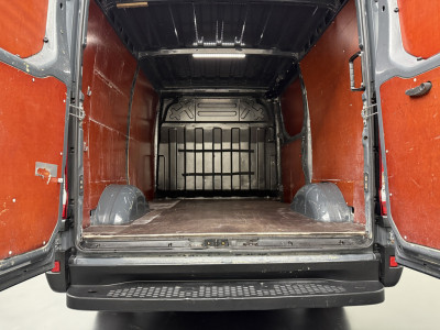 Iveco Daily 35S13 Automaat L1H1 Imperiaal | Navigatie | Camera | Airco | 3-Zits | Betimmering foto 5