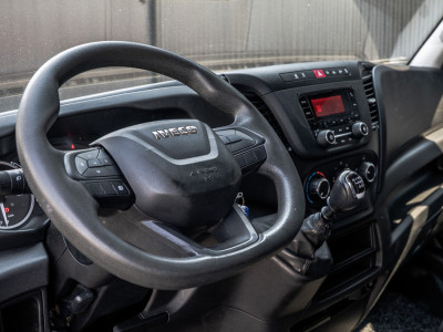 Iveco Daily 35S14 | 140PK | 3.5T Trekgewicht | 3-Zits | Airco | Trekhaak foto 11