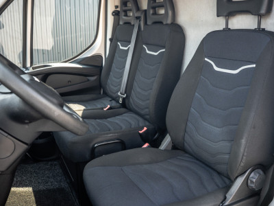 Iveco Daily 35S14 | 140PK | 3.5T Trekgewicht | 3-Zits | Airco | Trekhaak foto 12