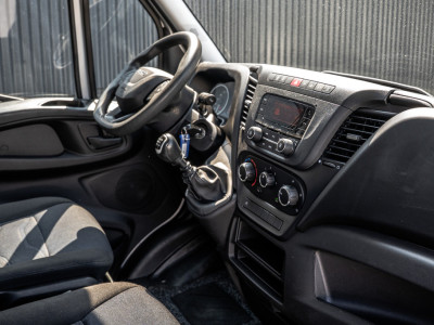 Iveco Daily 35S14 | 140PK | 3.5T Trekgewicht | 3-Zits | Airco | Trekhaak foto 2