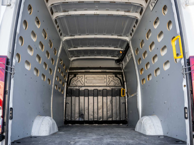 Iveco Daily **35S14 | 140PK | L2H2 |Trekhaak 3.500 Kg | 3-Zits | Climatronic** foto 10