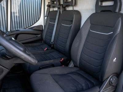 Iveco Daily **35S14 | 140PK | L2H2 |Trekhaak 3.500 Kg | 3-Zits | Climatronic** foto 12