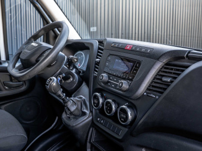 Iveco Daily **35S14 | 140PK | L2H2 |Trekhaak 3.500 Kg | 3-Zits | Climatronic** foto 2