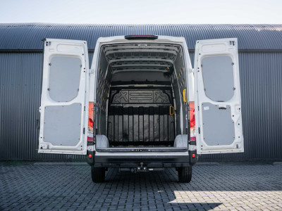 Iveco Daily **35S14 | 140PK | L2H2 |Trekhaak 3.500 Kg | 3-Zits | Climatronic** foto 9
