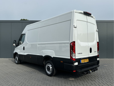 Iveco Daily 35S14 2.3D  FACELIFT / L2H2 / ** 28.436 KM ** / TREKHAAK / 3.500 KG AHG / 270 ACHTERDEUREN / ECC AIRCO / APPLE CARPLAY / 3 ZITS foto 5