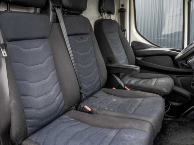 Iveco Daily 35S14 | Automaat | 3-Zits | Camera | Cruise | Airco | Trekhaak foto 13