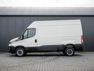 Iveco Daily 35S14 | Automaat | 3-Zits | Camera | Cruise | Airco | Trekhaak foto 5