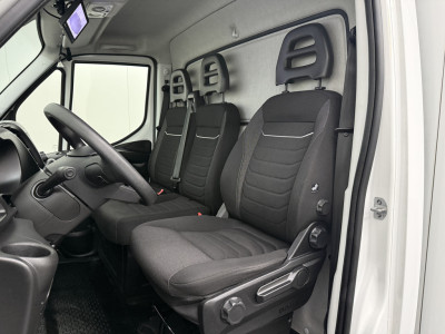 Iveco Daily 35S14 Bakwagen+Laadklep | 1000Kg Laadvermogen | Airco | Camera | Cruise | 3-Zits | Dakspoiler foto 19