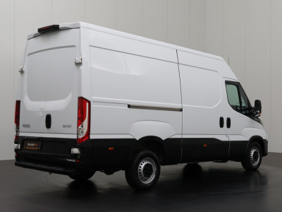 Iveco Daily 35S14 Hi-Matic Automaat L2H2 | 3500Kg TG | Airco | Cruise | 3-Persoons | Betimmering foto 2