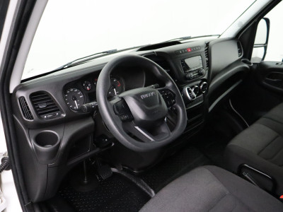 Iveco Daily 35S14 Hi-Matic Automaat L2H2 | 3500Kg TG | Airco | Cruise | 3-Persoons | Betimmering foto 3