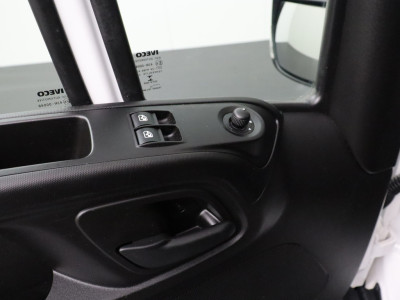 Iveco Daily 35S14 Hi-Matic Automaat L2H2 | 3500Kg TG | Airco | Cruise | 3-Persoons | Betimmering foto 8