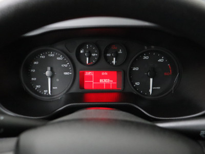 Iveco Daily 35S14 Hi-Matic Automaat L2H2 | 3500Kg TG | Airco | Cruise | 3-Persoons | Betimmering foto 9