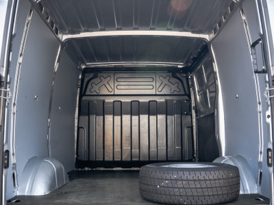 Iveco Daily 35S14 | L1H1 |140PK | 3.5T Trekgewicht | 3-Zits | Airco | Trekhaak foto 10