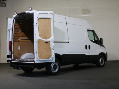 Iveco Daily 35S14 L2 H2 Airco 3.5T Trekhaak foto 11