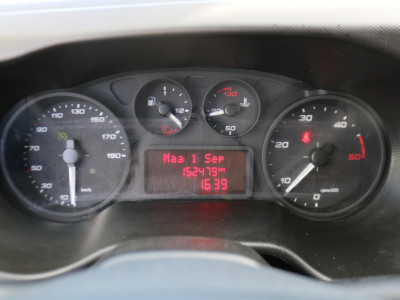 Iveco Daily 35S14 L2 H2 Airco 3.5T Trekhaak foto 18