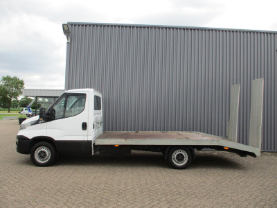 Iveco Daily 35S14 Oprijwagen, oprijbak Airco Trekhaak foto 2