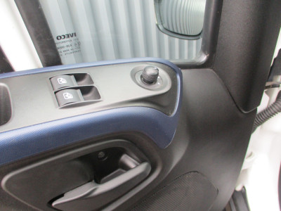 Iveco Daily 35S14 Oprijwagen, oprijbak Airco Trekhaak foto 6
