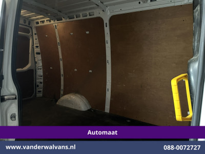 Iveco Daily 35S14V 136pk Automaat 3500kg Trekhaak L2H2 Euro6 Airco | Camera | Navigatie LED, Cruiscontrol, Chauffeursstoel, Bijrijdersbank foto 15