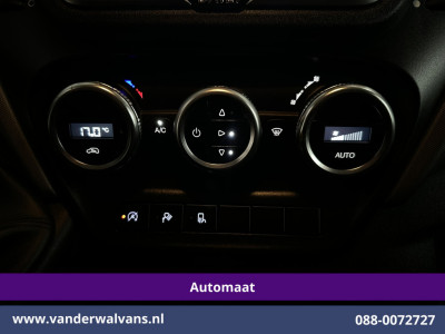 Iveco Daily 35S14V 136pk Automaat 3500kg Trekhaak L2H2 Euro6 Airco | Camera | Navigatie LED, Cruiscontrol, Chauffeursstoel, Bijrijdersbank foto 8