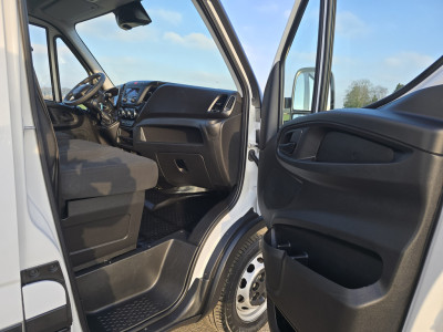 Iveco Daily 35S14V 2.3 352L H2 - 140 Pk - Euro 6 - Airco - Cruise Control foto 10