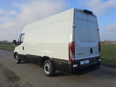 Iveco Daily 35S14V 2.3 352L H2 - 140 Pk - Euro 6 - Airco - Cruise Control foto 3