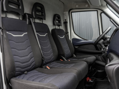 Iveco Daily **35S14V 2.3 L2H2 | Automaat | Euro 6 | Cruise | Climate | 3500 KG Trekgewicht | Trekhaak** foto 12