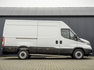 Iveco Daily **35S14V 2.3 L2H2 | Automaat | Euro 6 | Cruise | Climate | 3500 KG Trekgewicht | Trekhaak** foto 6