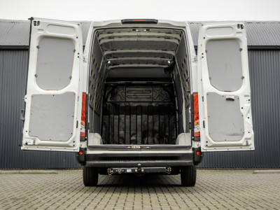 Iveco Daily **35S14V 2.3 L2H2 | Automaat | Euro 6 | Cruise | Climate | 3500 KG Trekgewicht | Trekhaak** foto 8