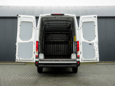 Iveco Daily **35S14V L2H2 | 140PK | 3.5T Trekgewicht | Cruise | Climate** foto 9