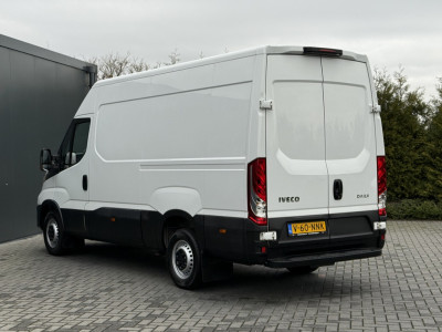 Iveco Daily 35S16 157 PK / L2H2 / AIRCO / CRUISE / 3-ZITS / 3.5 TON TREKKEN / CAMERA foto 5