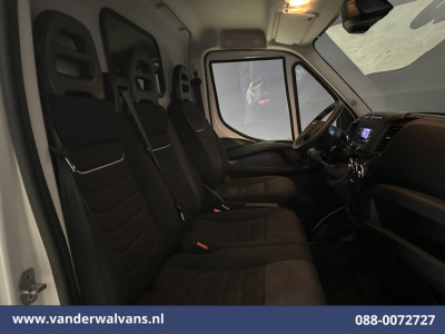 Iveco Daily 35S16 157pk L3H2 Euro6 Airco | 3500kg trekvermogen | Parkeersensoren Bijrijdersbank foto 4