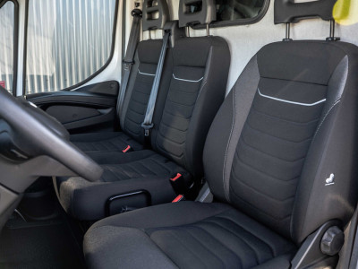 Iveco Daily 35S16 | 160PK | 3-Zits | Climatronic | Trekhaak 3.500 Kg foto 12