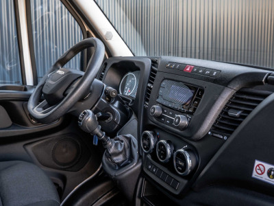 Iveco Daily 35S16 | 160PK | 3-Zits | Climatronic | Trekhaak 3.500 Kg foto 2