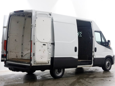 Iveco Daily 35S16 160pk E6 L2H2 HiMatic Automaat Airco/Camera/Trekhaak 3500kg 02-2018 foto 12