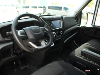Iveco Daily 35S16 2.3 160pk L2H2 352 Gev. Stoel | Cruise | Trekhaak 3500kg | Lease 645,- p/m foto 13