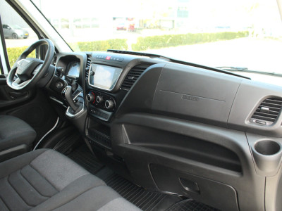 Iveco Daily 35S16 2.3 160pk L2H2 352 Gev. Stoel | Cruise | Trekhaak 3500kg | Lease 645,- p/m foto 15